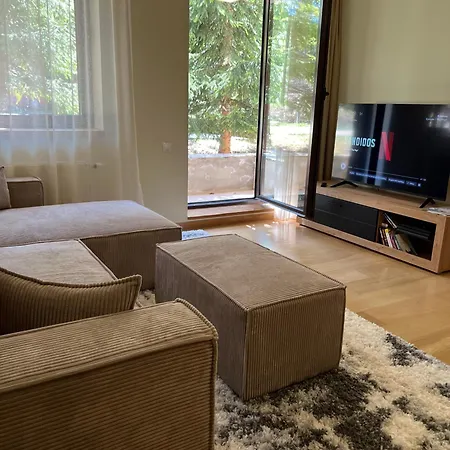 Large One Bedroom Flat - Mountain Bliss