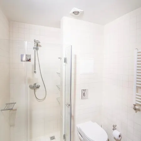 Large One Bedroom Flat - Mountain Bliss